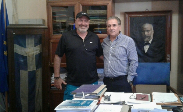 Εθιμοτυπική συνάντηση του Δημάρχου κου Ιωάννη Γαλουζή, με το συμπατριώτη μας επιχειρηματία κο Γιάννη Χαλίκο